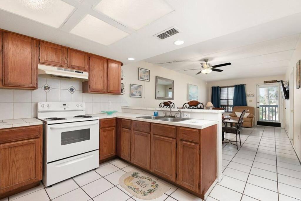 2 Bed 2 Bath Condo By Beach With Resort Pool South Padre Island Exteriör bild