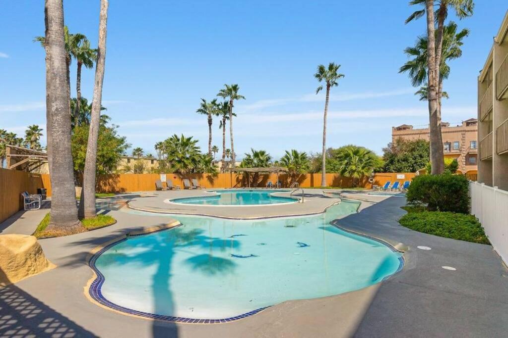 2 Bed 2 Bath Condo By Beach With Resort Pool South Padre Island Exteriör bild